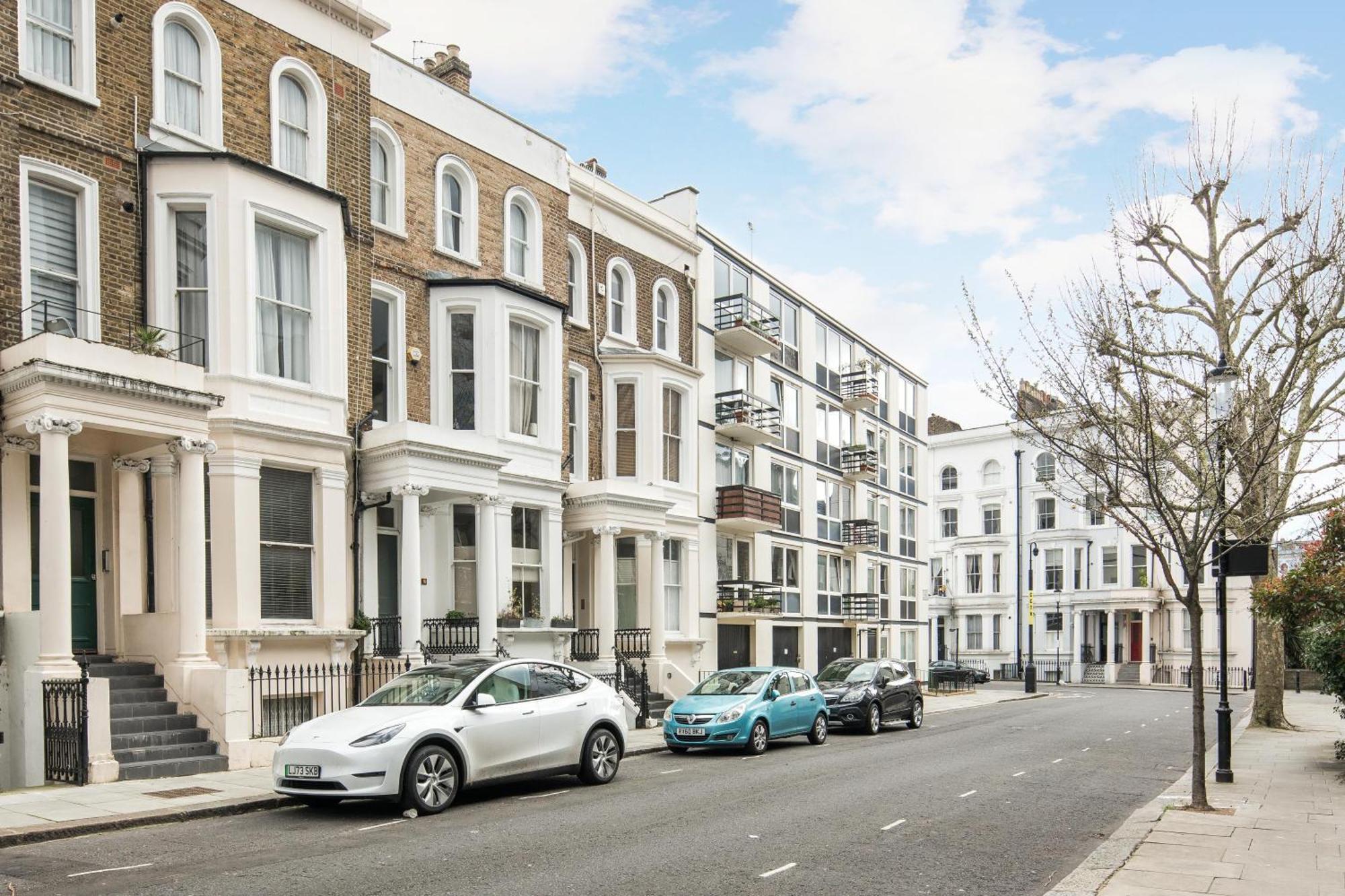 Charming 2-Bed Flat In The Heart Of Nottinghill - Steps From Portobello Rd Market And Nottinghill Bookshop Apartment London Bagian luar foto