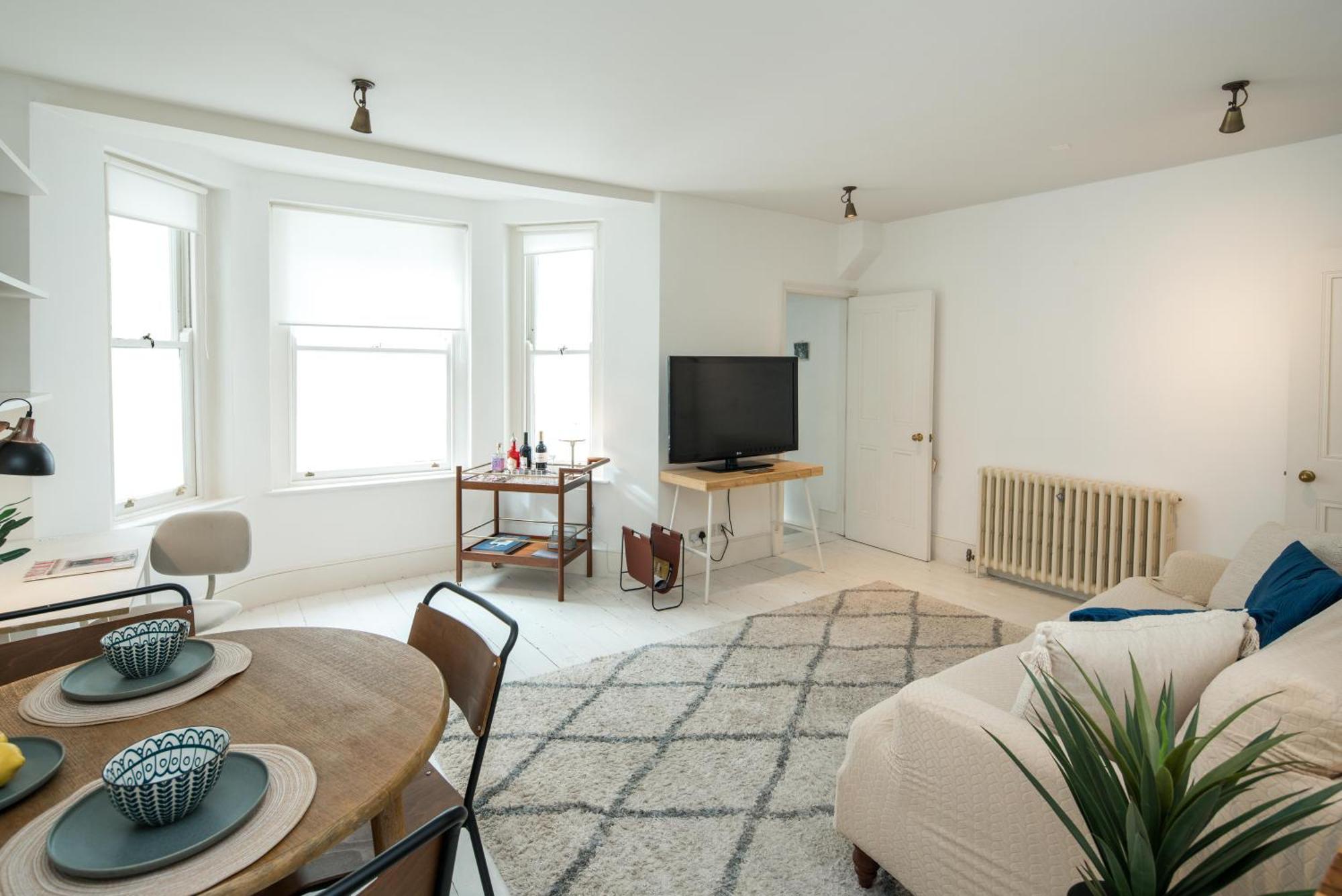 Charming 2-Bed Flat In The Heart Of Nottinghill - Steps From Portobello Rd Market And Nottinghill Bookshop Apartment London Bagian luar foto