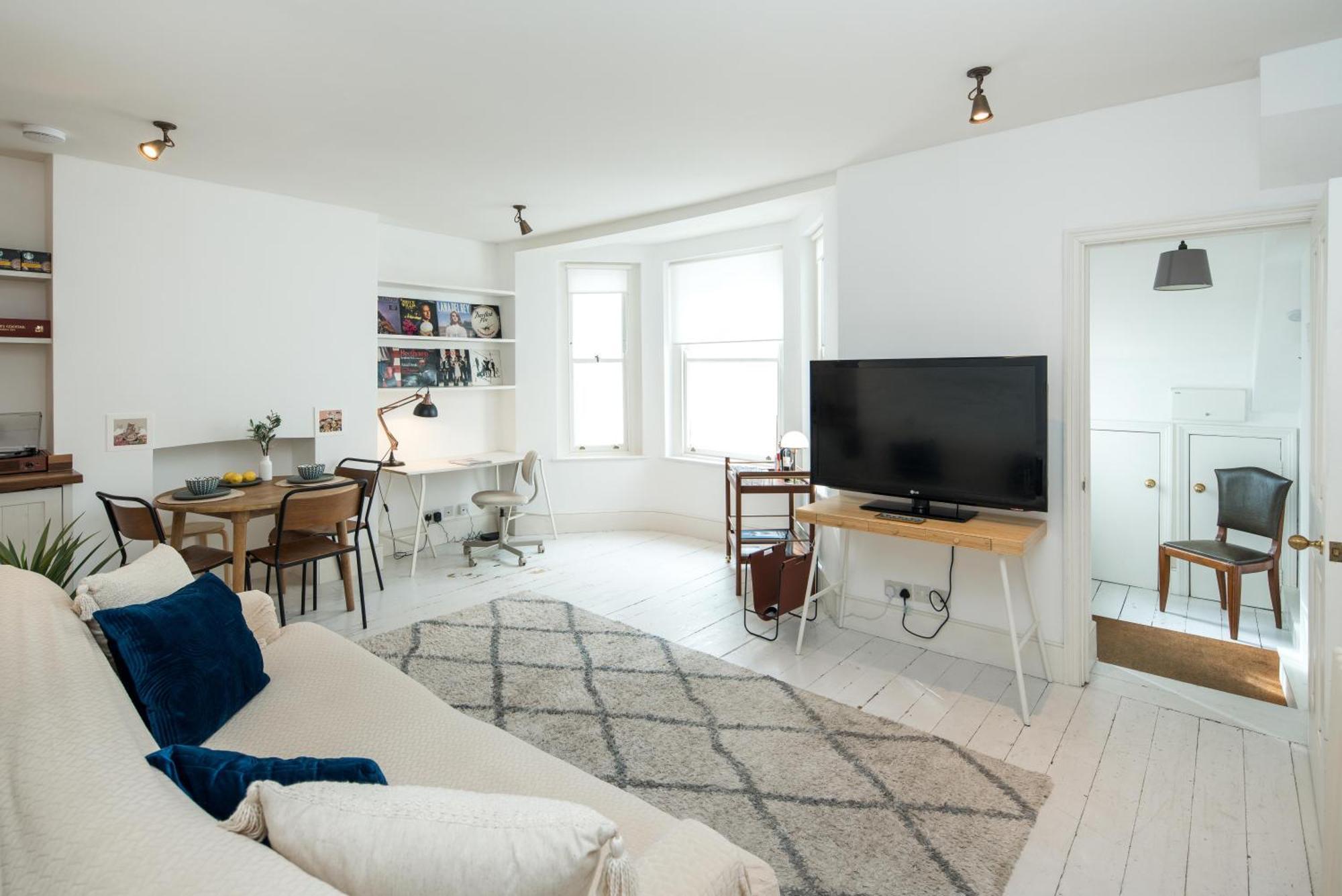 Charming 2-Bed Flat In The Heart Of Nottinghill - Steps From Portobello Rd Market And Nottinghill Bookshop Apartment London Bagian luar foto