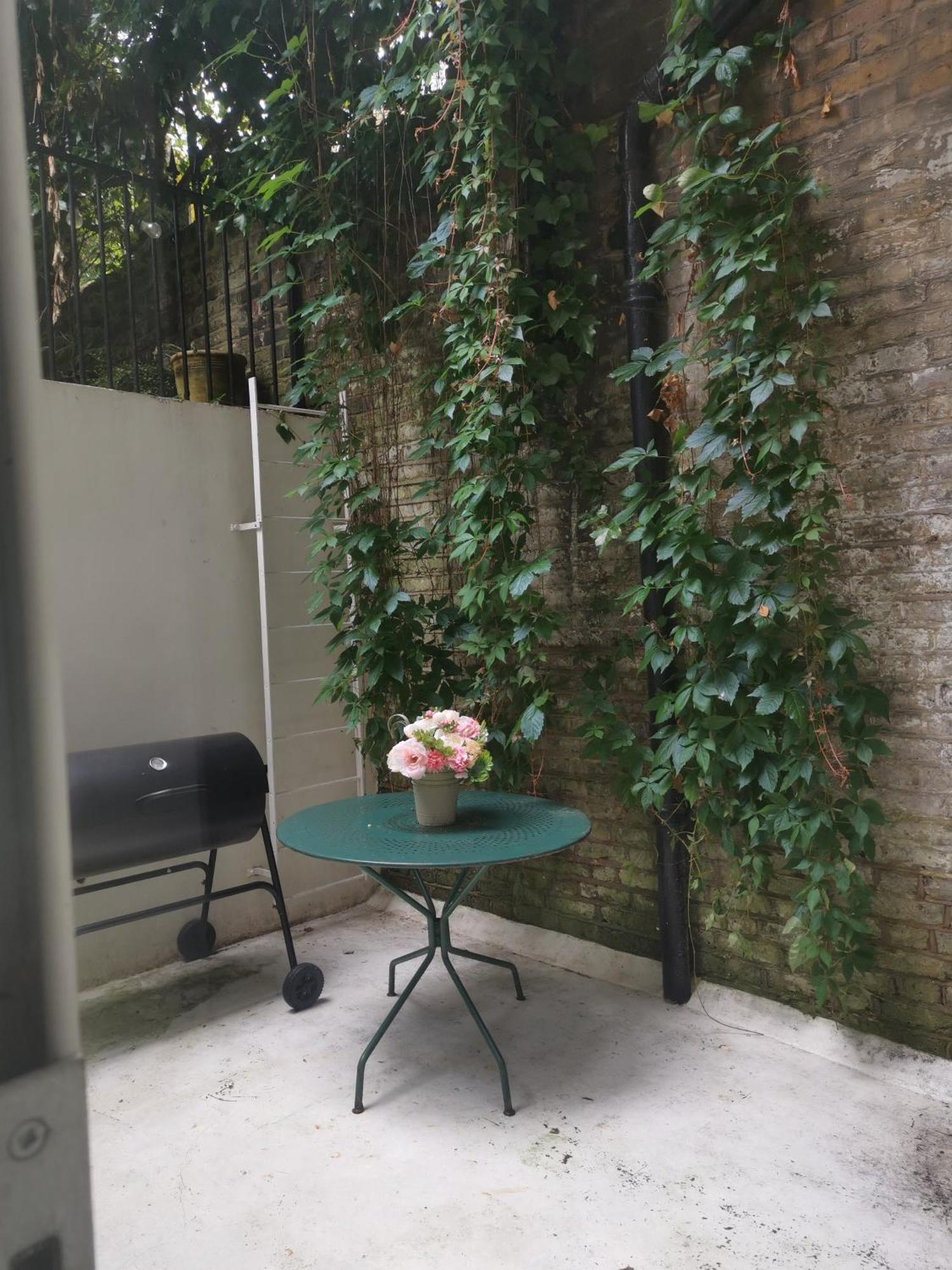 Charming 2-Bed Flat In The Heart Of Nottinghill - Steps From Portobello Rd Market And Nottinghill Bookshop Apartment London Bagian luar foto